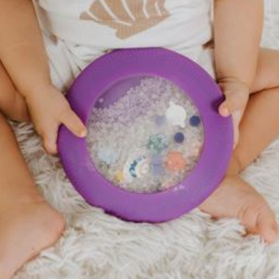Jellystone Peekaboo Explora a Galáxia Brinquedo Sensorial | Farmácia d'Arrábida