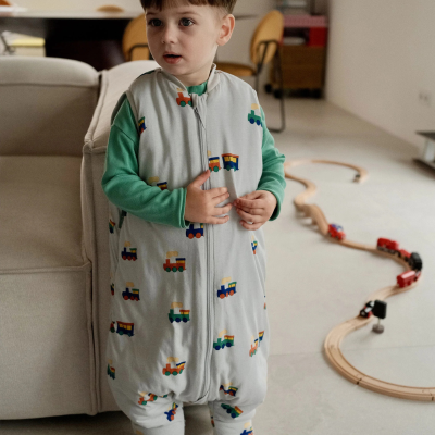 MOLIS&CO 4-5A TOG 2.5 Pijama Macacão com Pés Tiny Trains | Farmácia d'Arrábida