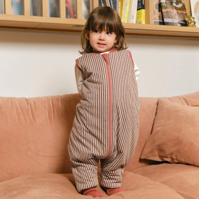 Molis&Co 1A TOG 2.5 Pijama Macacão Meias Removíveis Burgundy Stripes | Farmácia d'Arrábida