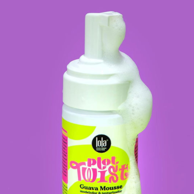 Lola Plot Twist Guava Mousse Modelador 150ml  | Farmácia d'Arrábida
