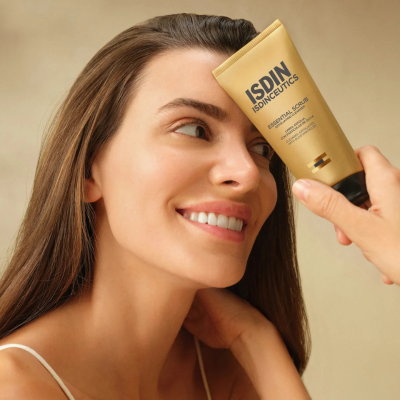 Isdinceutics Essential Scrub Esfoliante 100g | Farmácia d'Arrábida