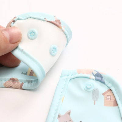 Tutete Babete Impermeável Três Porquinhos | Farmácia d'Arrábida