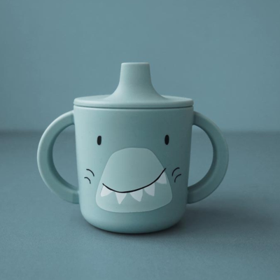 TRIXIE Copo Aprendizagem 4 Meses Silicone Mr. Shark | Farmácia d'Arrábida
