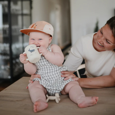 Mushie Copo Didático com Palhinha Baleias 6+ M | Farmácia d'Arrábida