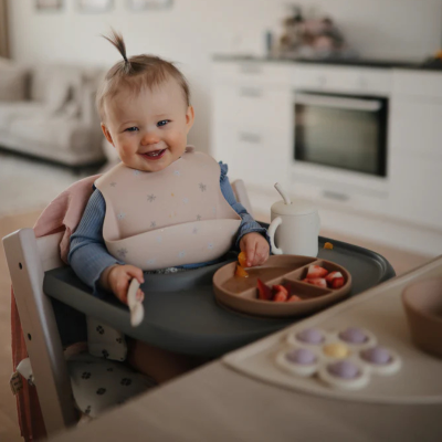 Mushie Babete Silicone Crowns +6Meses Padrão Coroas | Farmácia d'Arrábida