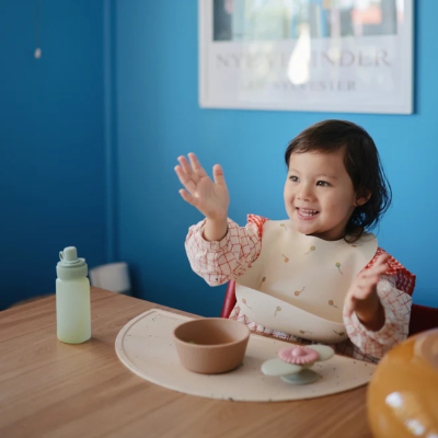 Mushie Babete Silicone Kites +6Meses | Farmácia d'Arrábida