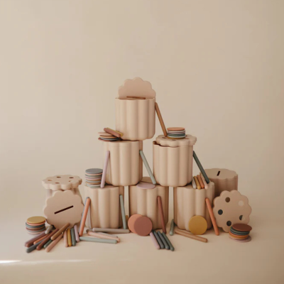 Mushie Brinquedo Encaixe Moedas & Tubos +10 meses | Farmácia d'Arrábida