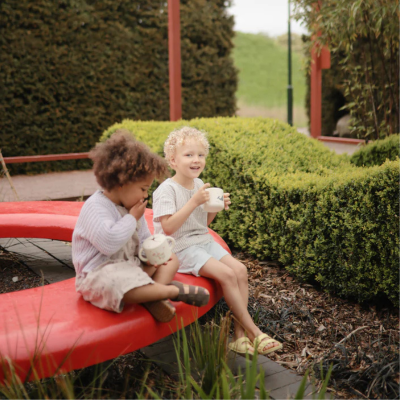 Mushie Copo Snacks Anti-Derrame Pink Flowers 6+ M | Farmácia d'Arrábida