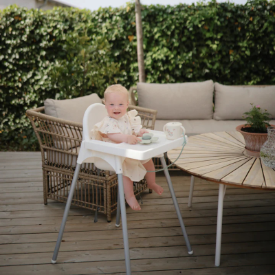 Mushie Copo Snacks Anti-Derrame Pink Flowers 6+ M | Farmácia d'Arrábida