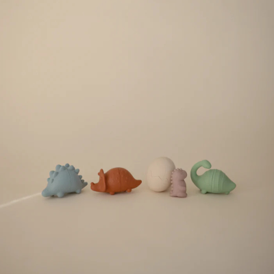 Mushie Brinquedos Banho Dinossauro 10+ Meses | Farmácia d'Arrábida