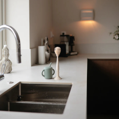 Mushie Escova Dupla para Biberões 2 em 1 Cor Blush | Farmácia d'Arrábida