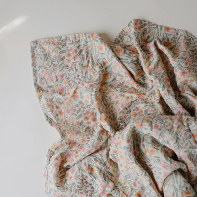 Mushie Fralda Pano Musselina Extra Suave Padrão Floral | Farmácia d'Arrábida