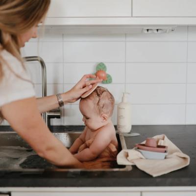 Mushie 2 Escovas para Crosta Láctea Natural/Cambridge Blue | Farmácia d'Arrábida