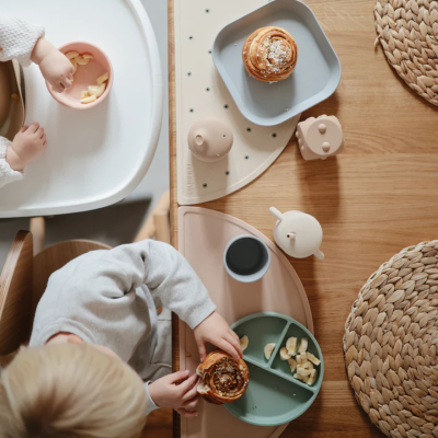 Mushie Pack Pratos Quadrados Sage - 2 Unidades | Farmácia d'Arrábida