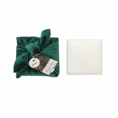 0190577917051 Castelbel Sabonete Pinho da Floresta em Veludo 150g | Presente com Pendente "Peace"