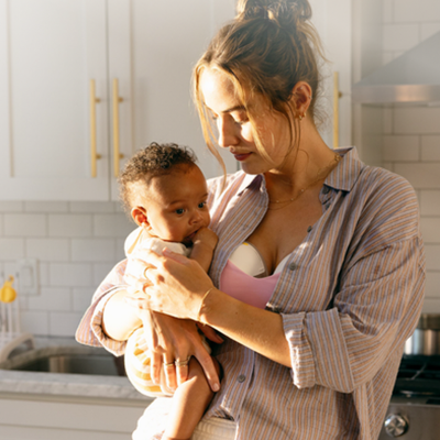 Medela Bomba Tira-Leite Motion InBra Dupla | Farmácia d'Arrábida