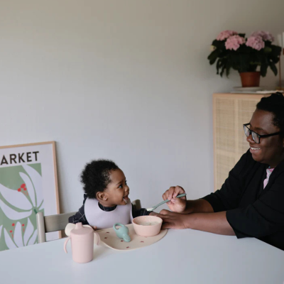 Mushie Babete Silicone Cerejas +6M | Farmácia d'Arrábida