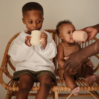 Mushie Copo Didático Verde 6+ Meses | Farmácia d'Arrábida