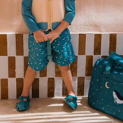 Monnëka Bolsa de Praia Whale Teal 50cm | Farmácia d'Arrábida