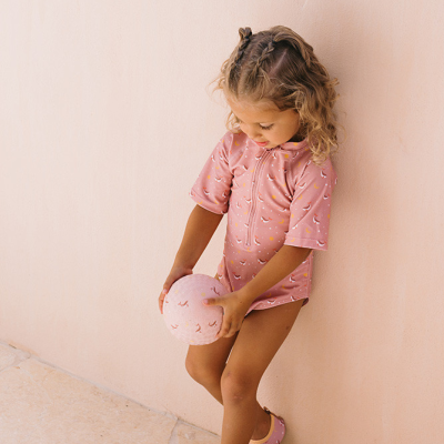 Monnëka Bola Pequena Whale Pink 13cm | Farmácia d'Arrábida