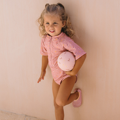 Monnëka Bola Pequena Whale Pink 13cm | Farmácia d'Arrábida