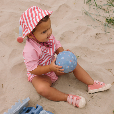 Monnëka Bola Pequena Whale Teal 13cm | Farmácia d'Arrábida