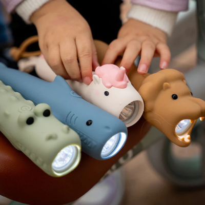 Saro Lanterna Infantil Silicone Crocodilo | Farmácia d'Arrábida